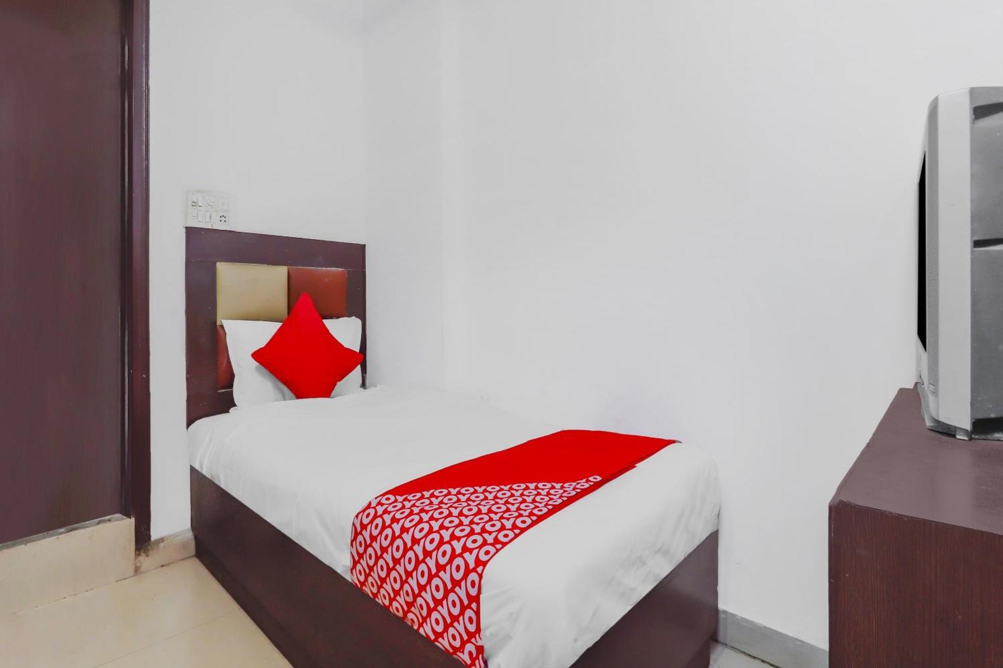 Hotel O Meredian Hyderabad Bagian luar foto